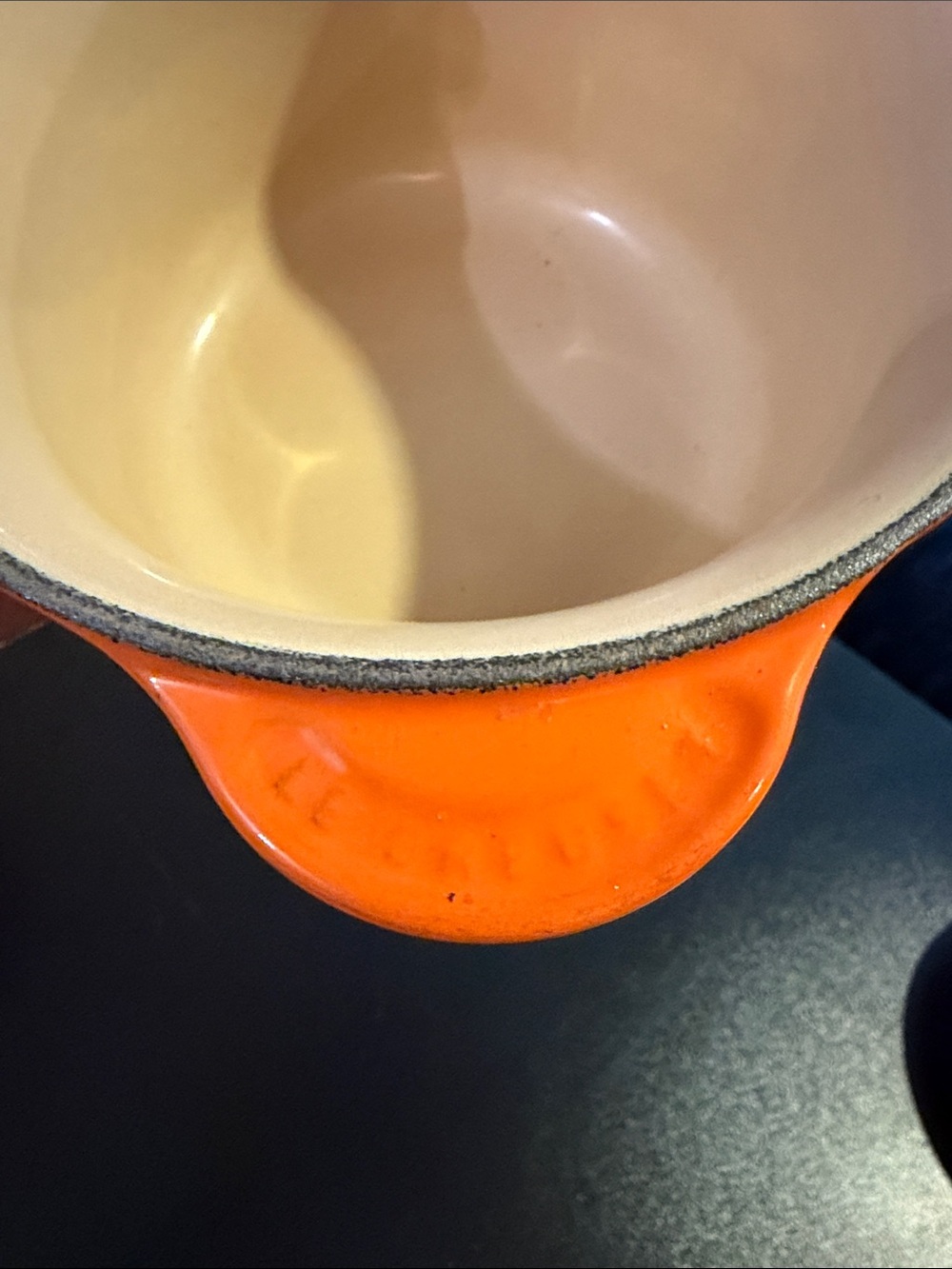 Le Creuset Flame Enameled Cast Iron saucepan with Lid - Picture 5 of 7